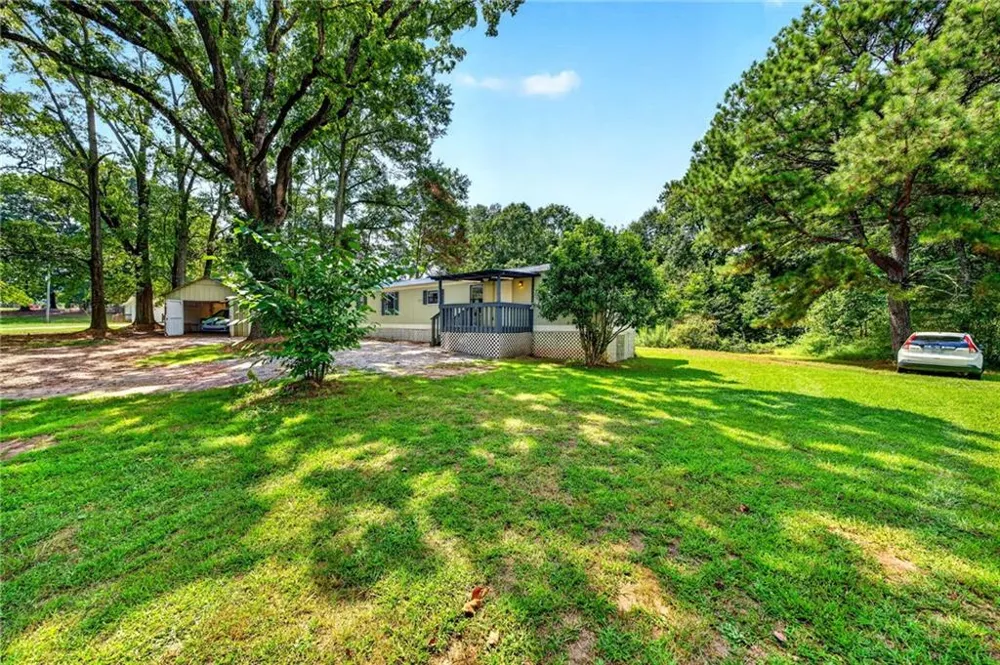 195 Hale Road Maysville, GA 30558