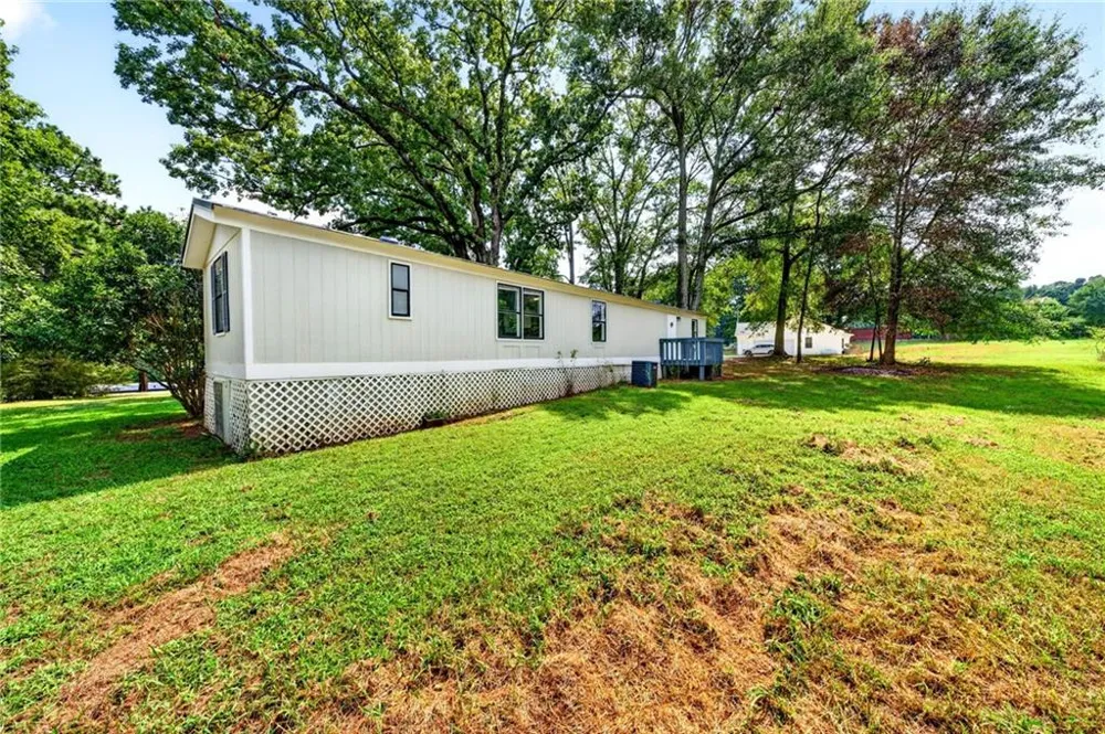 195 Hale Road Maysville, GA 30558
