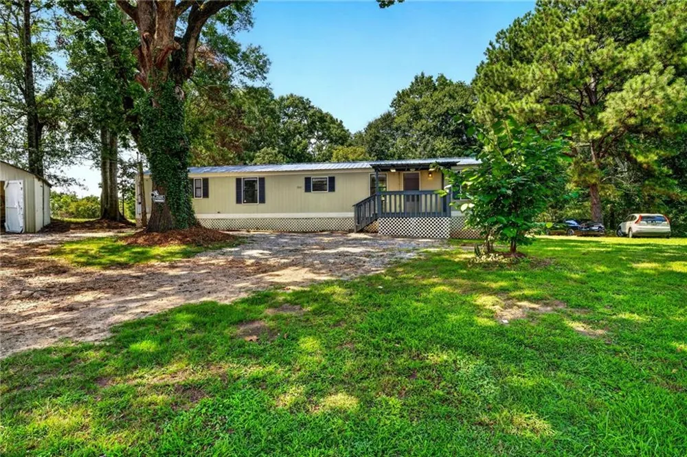 195 Hale Road Maysville, GA 30558