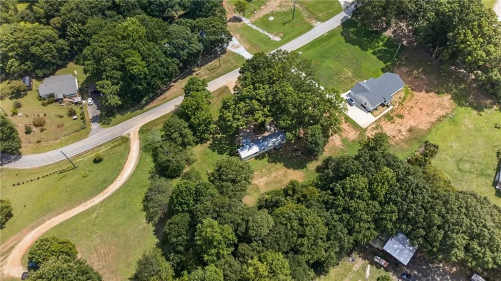 195 Hale Road Maysville, GA 30558