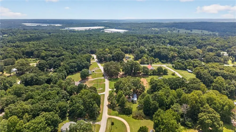 195 Hale Road Maysville, GA 30558