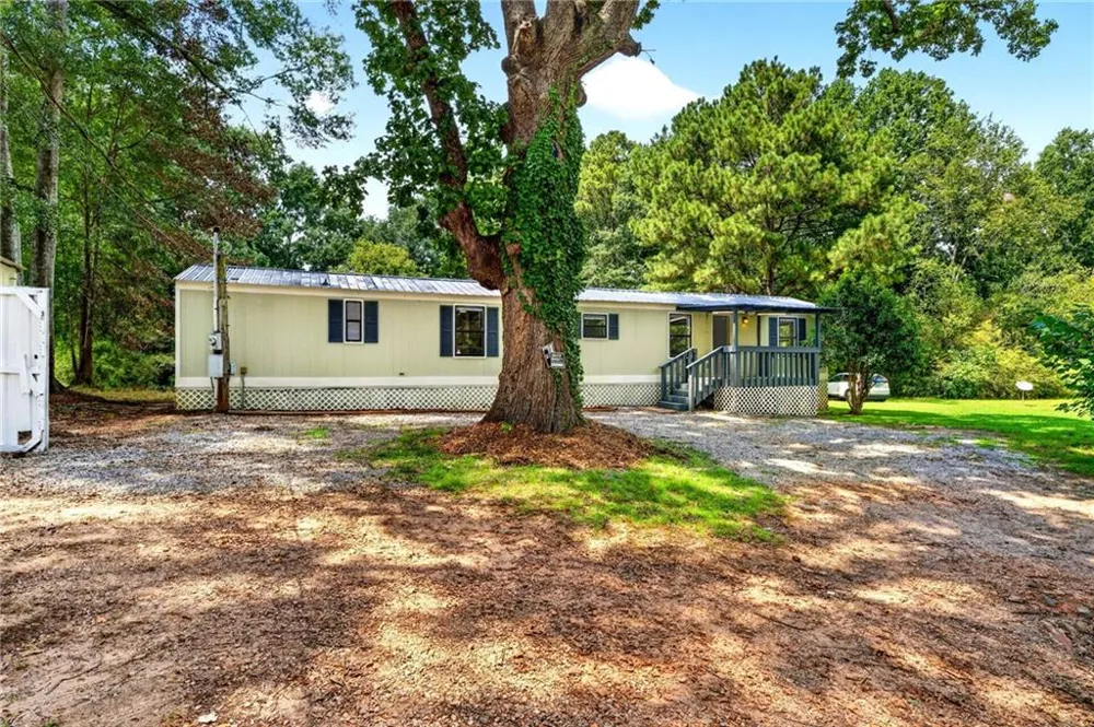 195 Hale Road Maysville, GA 30558