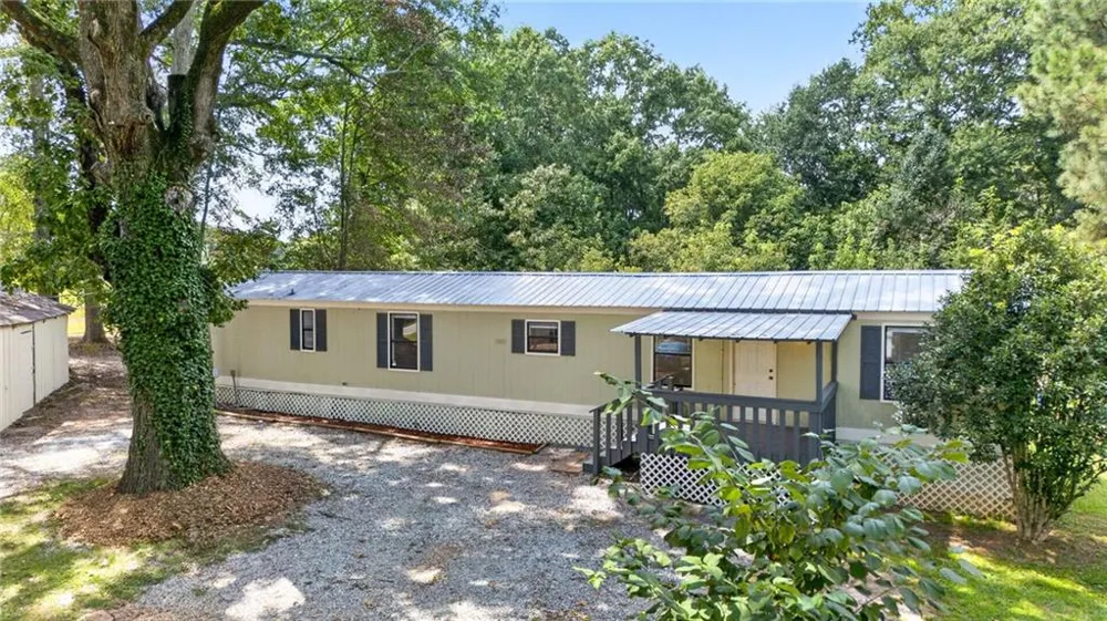 195 Hale Road Maysville, GA 30558