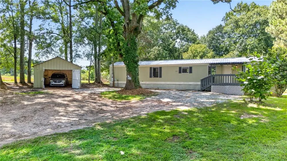 195 Hale Road Maysville, GA 30558