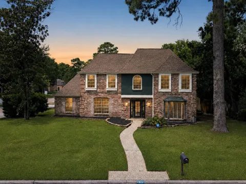 1922 Roanwood Drive