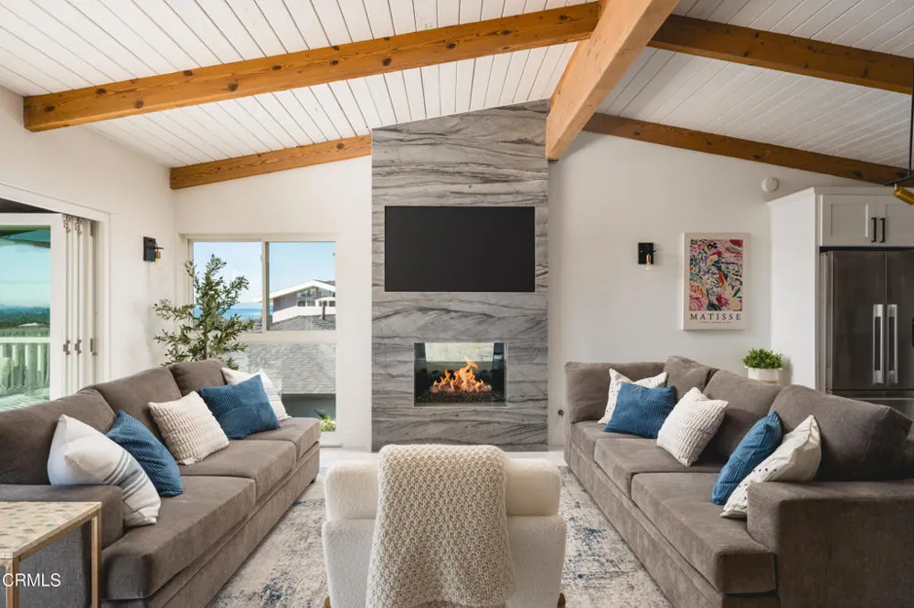3086 GROVE STREET Ventura, CA 93003