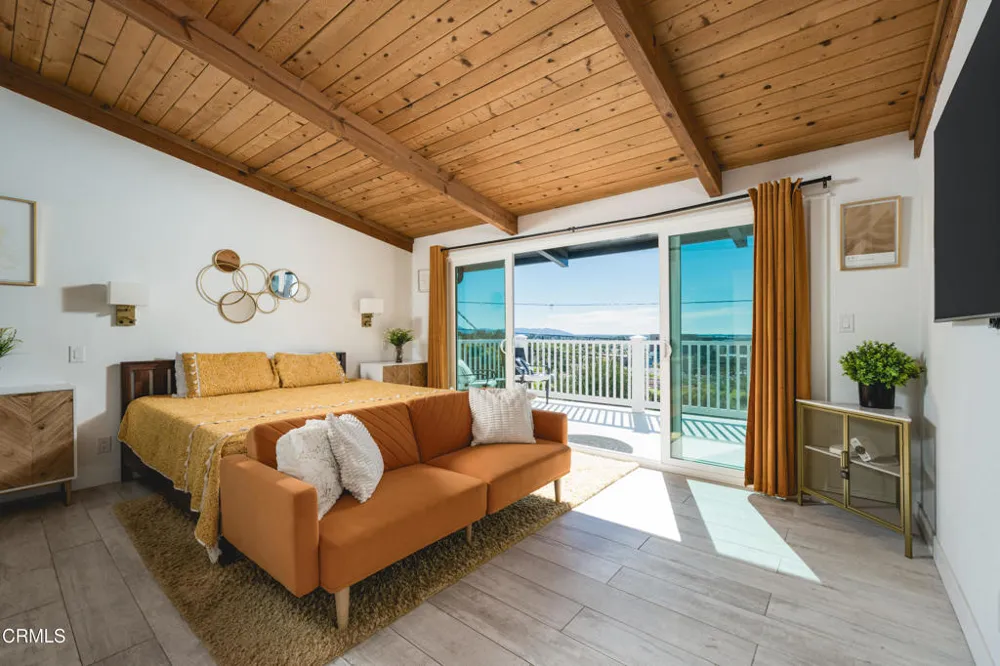 3086 GROVE STREET Ventura, CA 93003