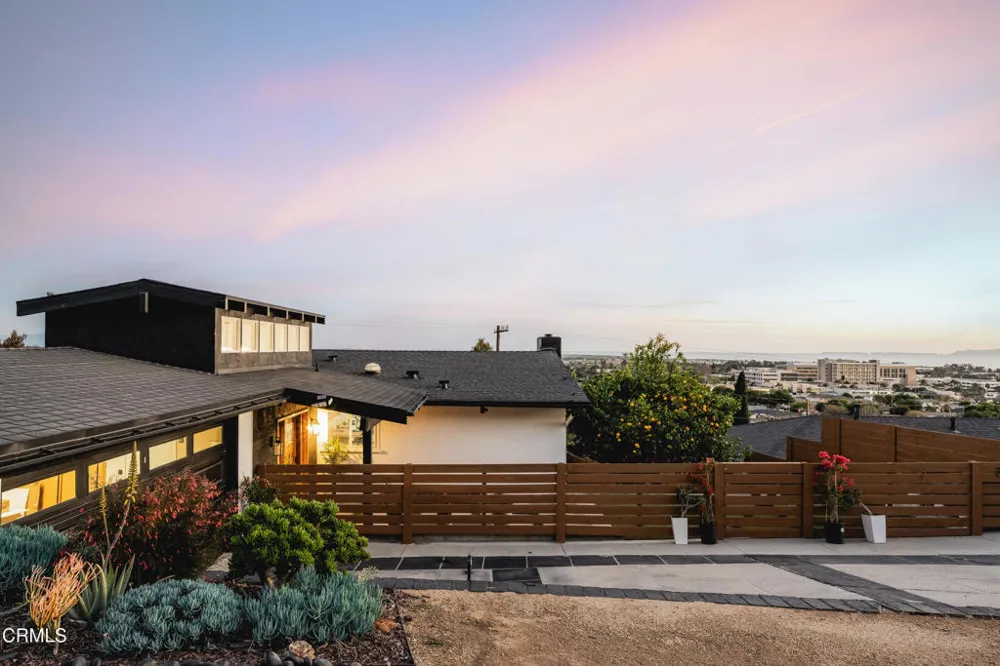 3086 GROVE STREET Ventura, CA 93003