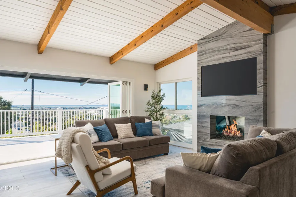 3086 GROVE STREET Ventura, CA 93003