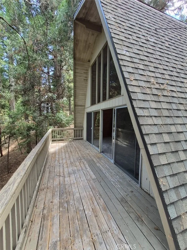 28644 Shenandoah Lake Arrowhead, CA 92352