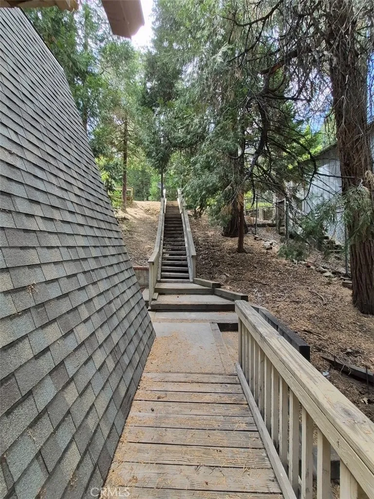28644 Shenandoah Lake Arrowhead, CA 92352