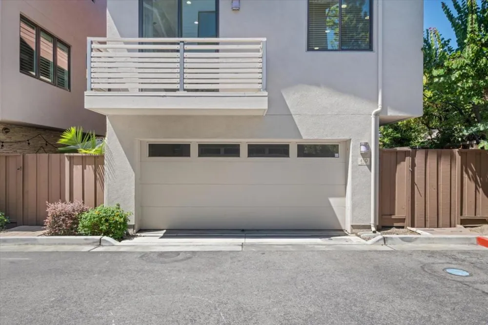 410 Gene Court Palo Alto, CA 94306