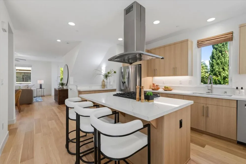 410 Gene Court Palo Alto, CA 94306