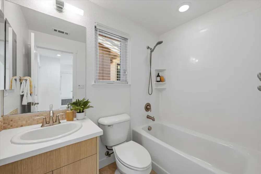 410 Gene Court Palo Alto, CA 94306