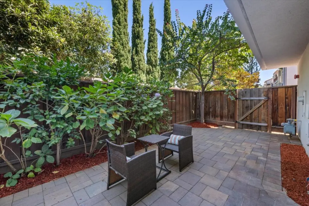 410 Gene Court Palo Alto, CA 94306