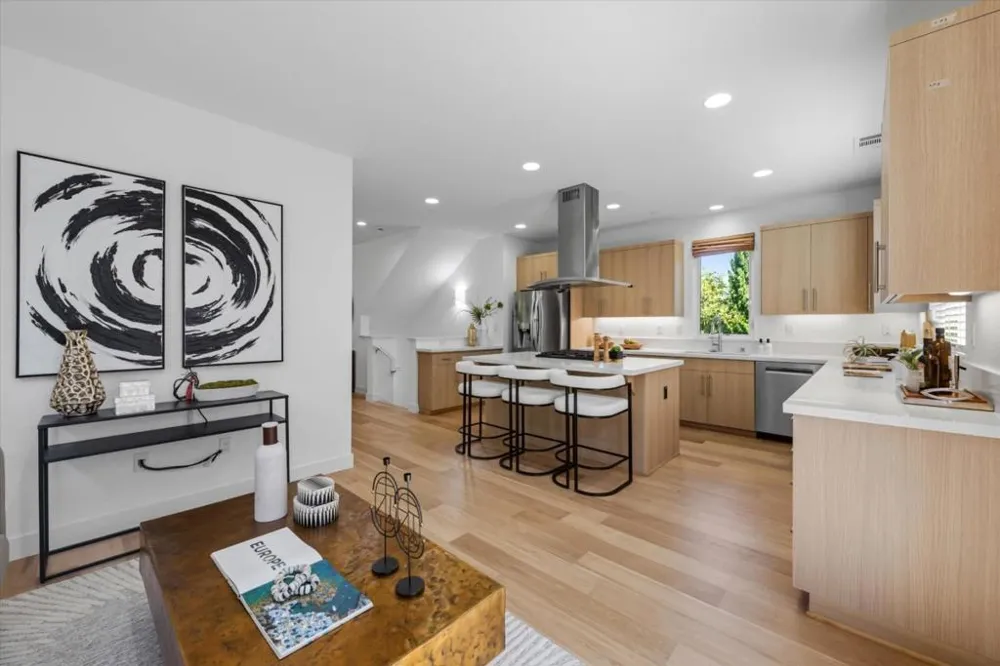 410 Gene Court Palo Alto, CA 94306