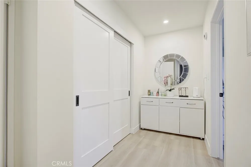 5411 Tyrone Avenue #203 Sherman Oaks, CA 91401