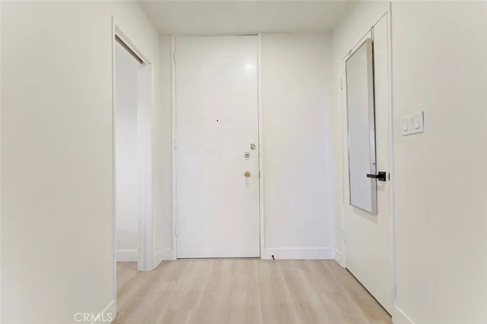 5411 Tyrone Avenue #203 Sherman Oaks, CA 91401