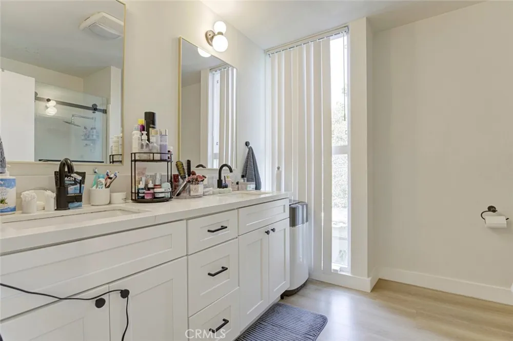 5411 Tyrone Avenue #203 Sherman Oaks, CA 91401
