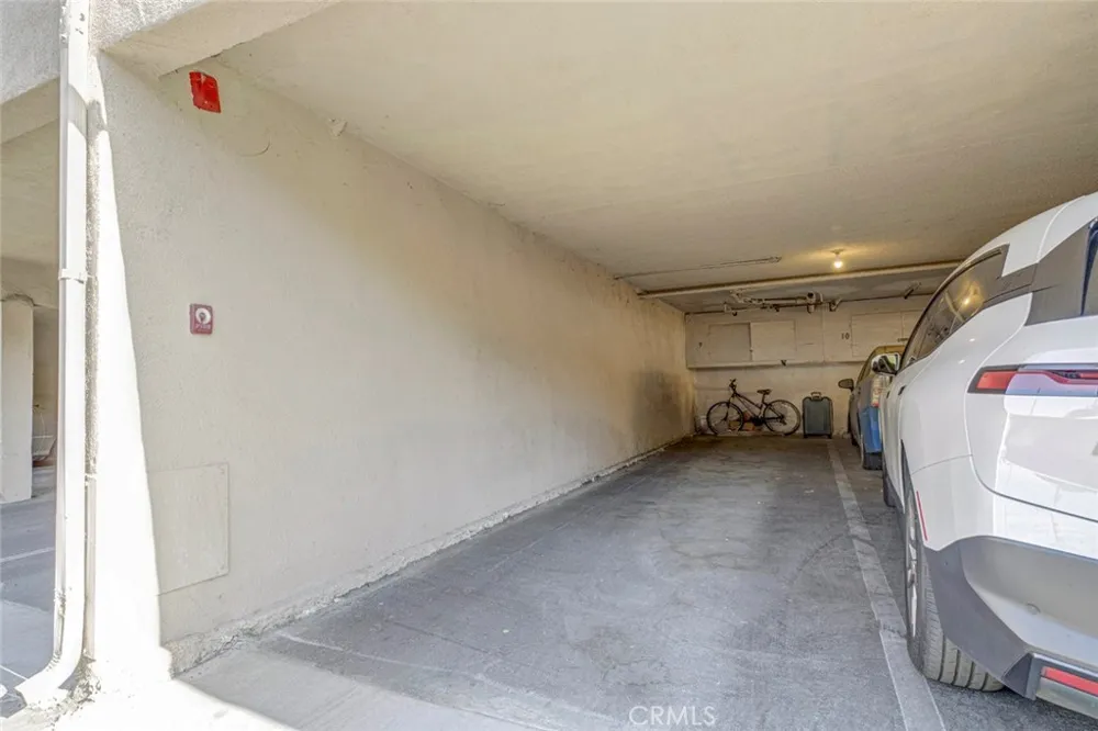 5411 Tyrone Avenue #203 Sherman Oaks, CA 91401