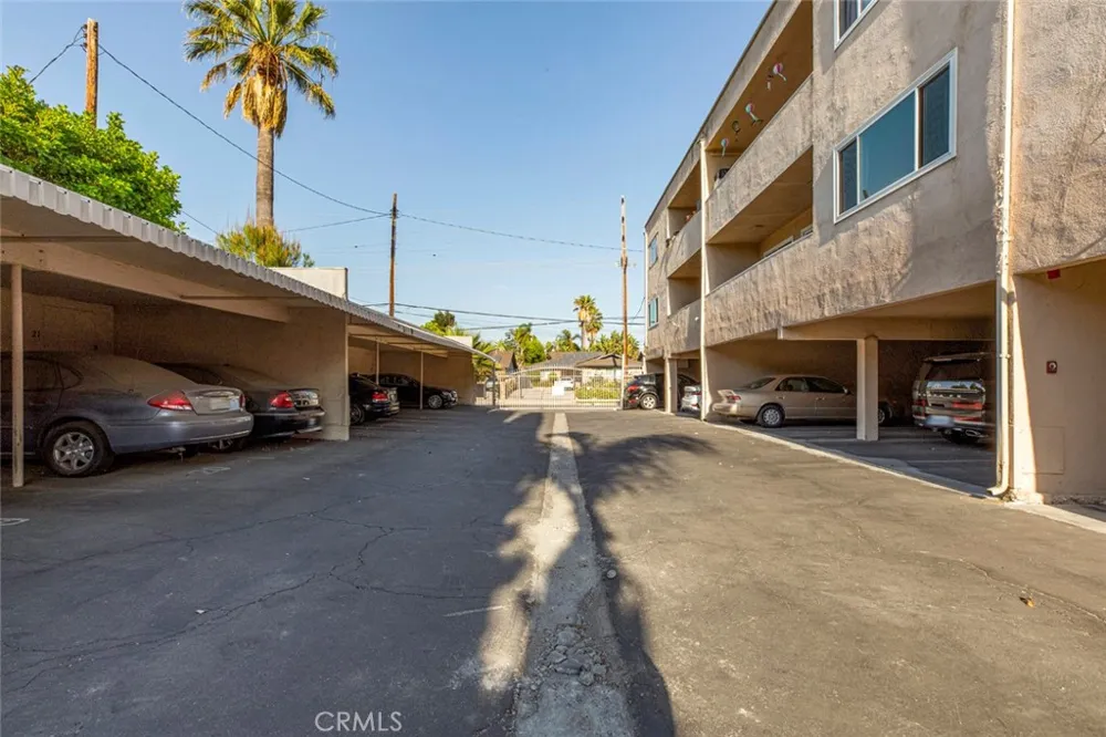 5411 Tyrone Avenue #203 Sherman Oaks, CA 91401