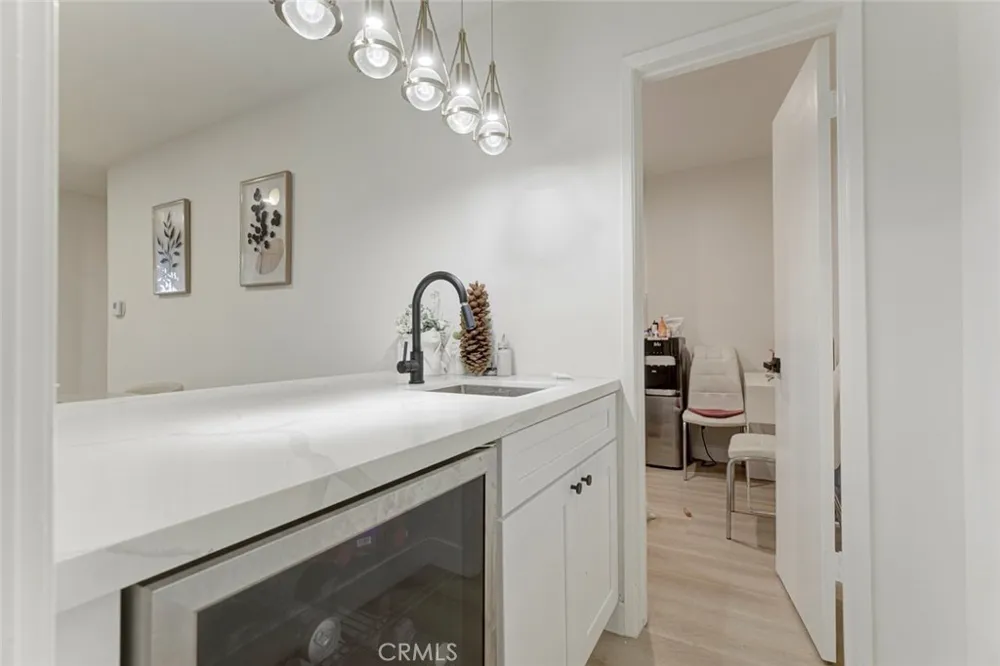 5411 Tyrone Avenue #203 Sherman Oaks, CA 91401