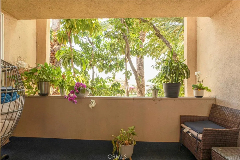 5411 Tyrone Avenue #203 Sherman Oaks, CA 91401