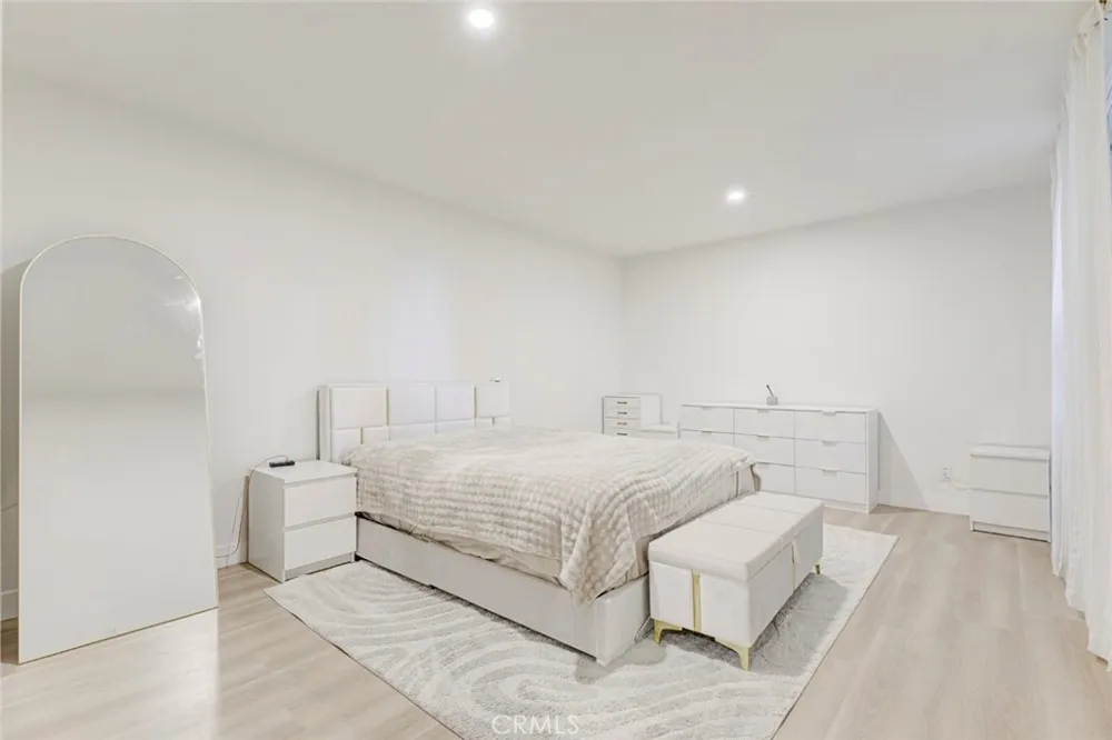 5411 Tyrone Avenue #203 Sherman Oaks, CA 91401