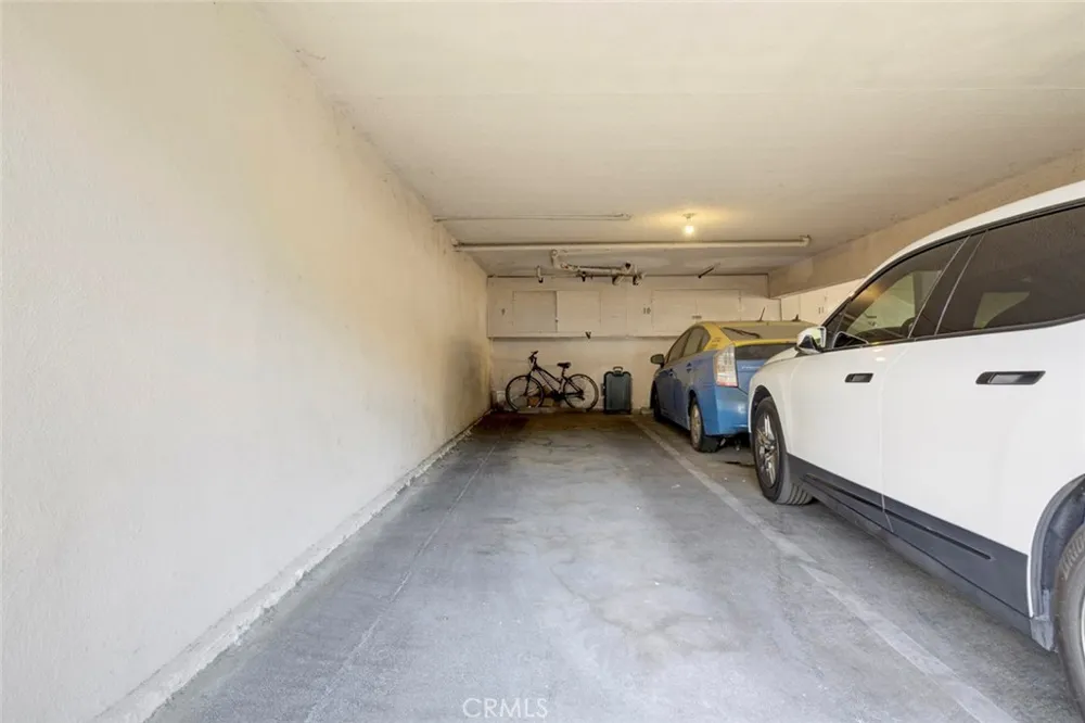 5411 Tyrone Avenue #203 Sherman Oaks, CA 91401