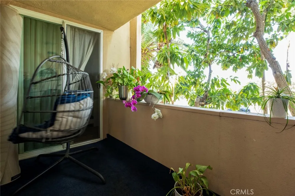 5411 Tyrone Avenue #203 Sherman Oaks, CA 91401