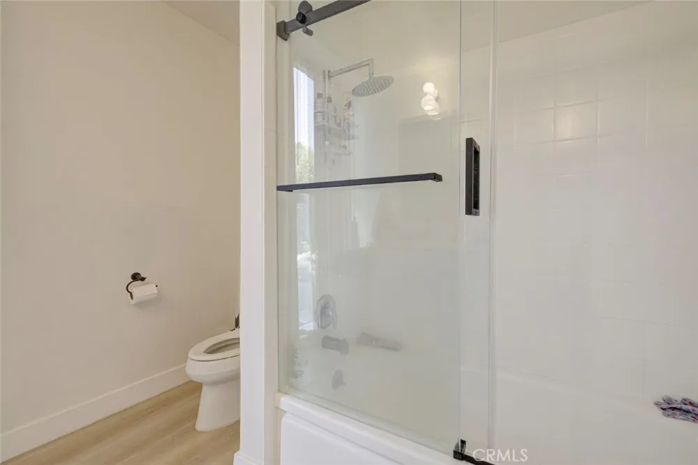 5411 Tyrone Avenue #203 Sherman Oaks, CA 91401
