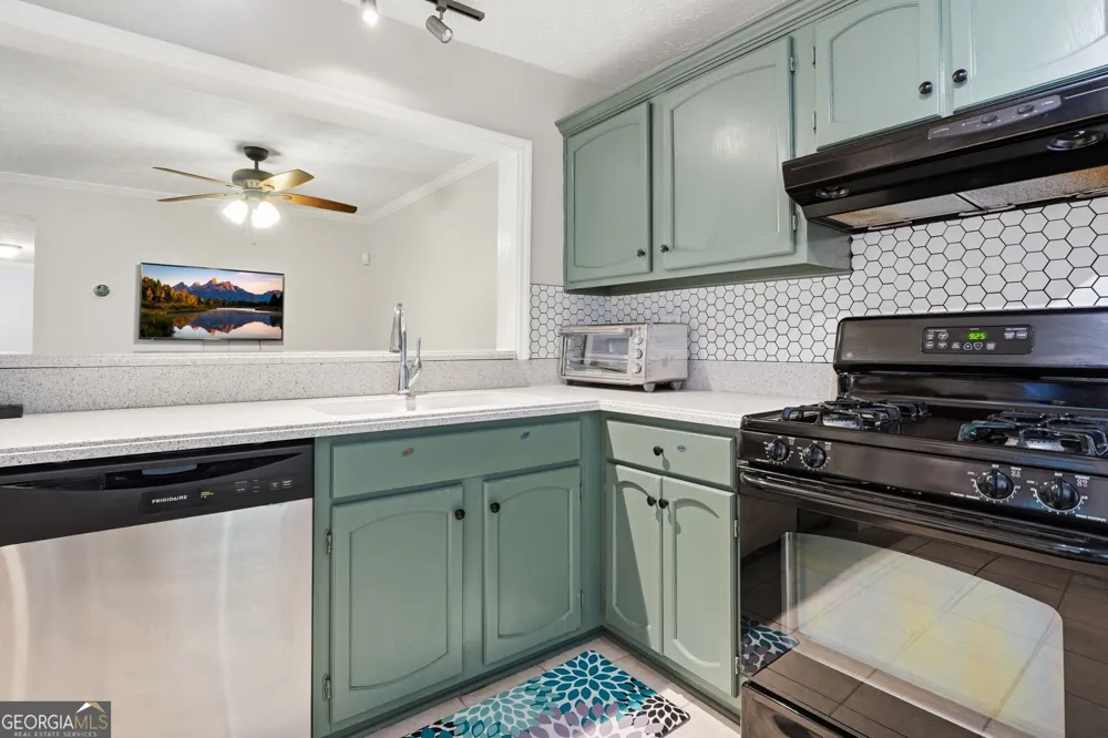 1402 N Crossing DR NE Atlanta, GA 30329