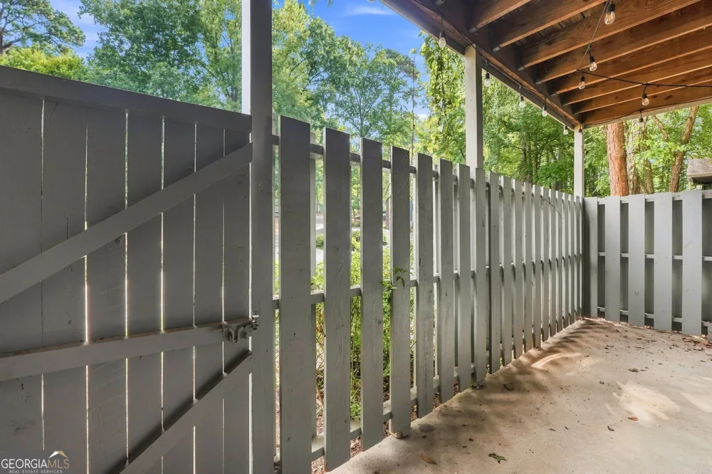 1402 N Crossing DR NE Atlanta, GA 30329