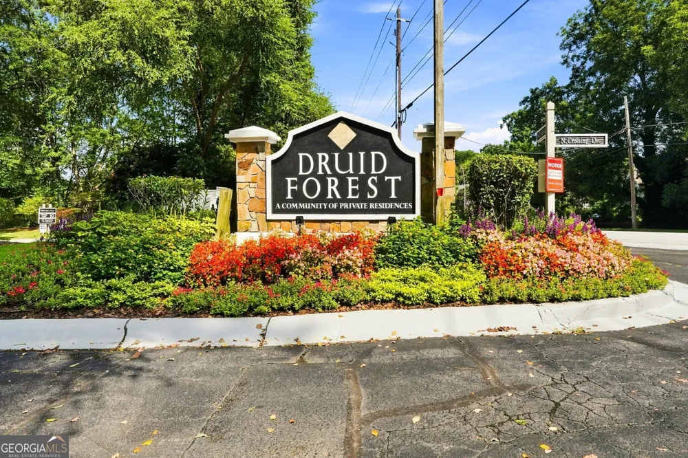 1402 N Crossing DR NE Atlanta, GA 30329