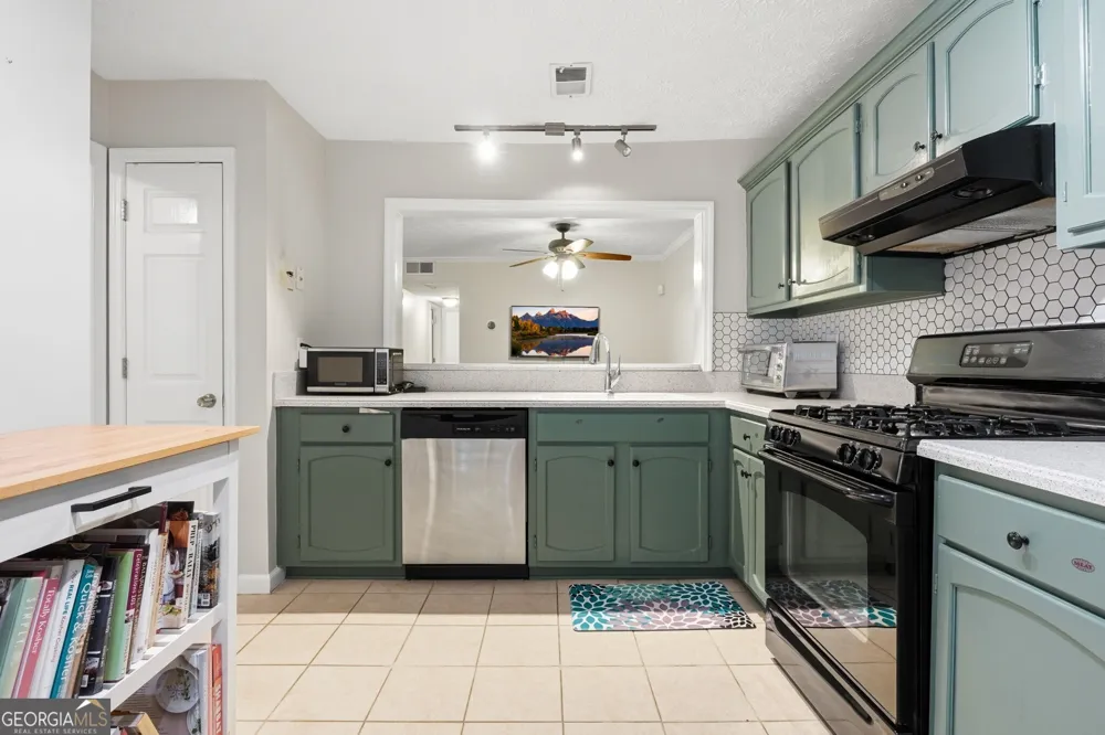 1402 N Crossing DR NE Atlanta, GA 30329