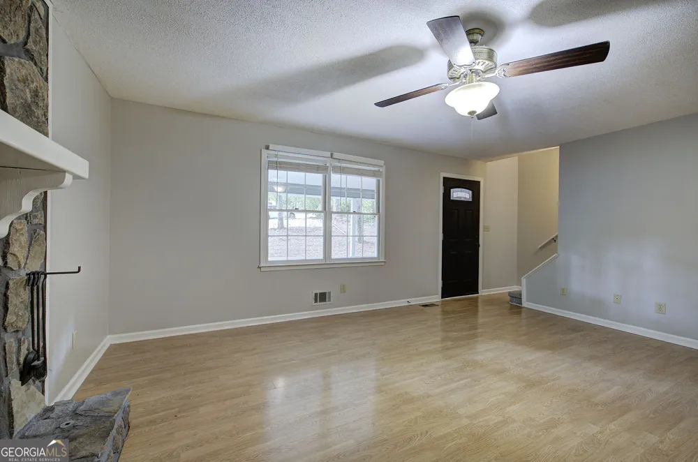 530 Cove RD Canton, GA 30114