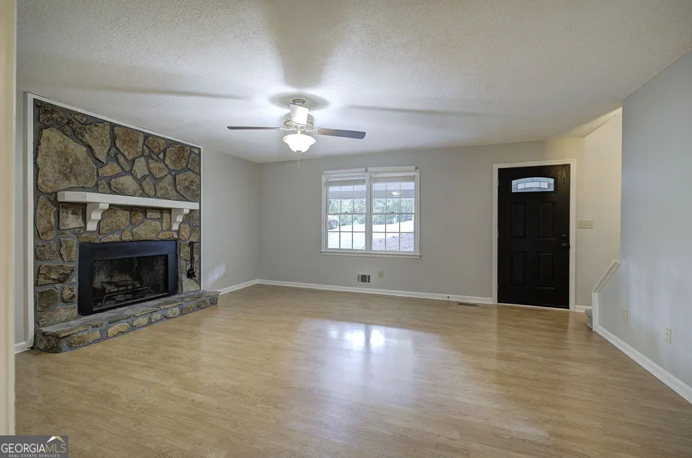 530 Cove RD Canton, GA 30114