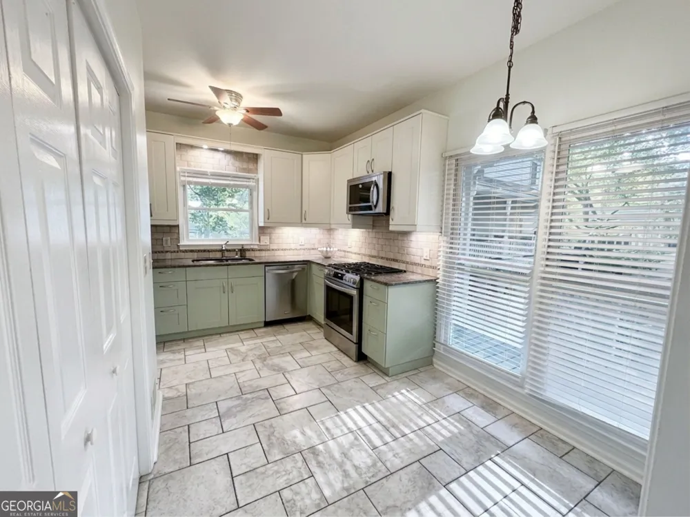 1439 Cambridge CMN Decatur, GA 30033