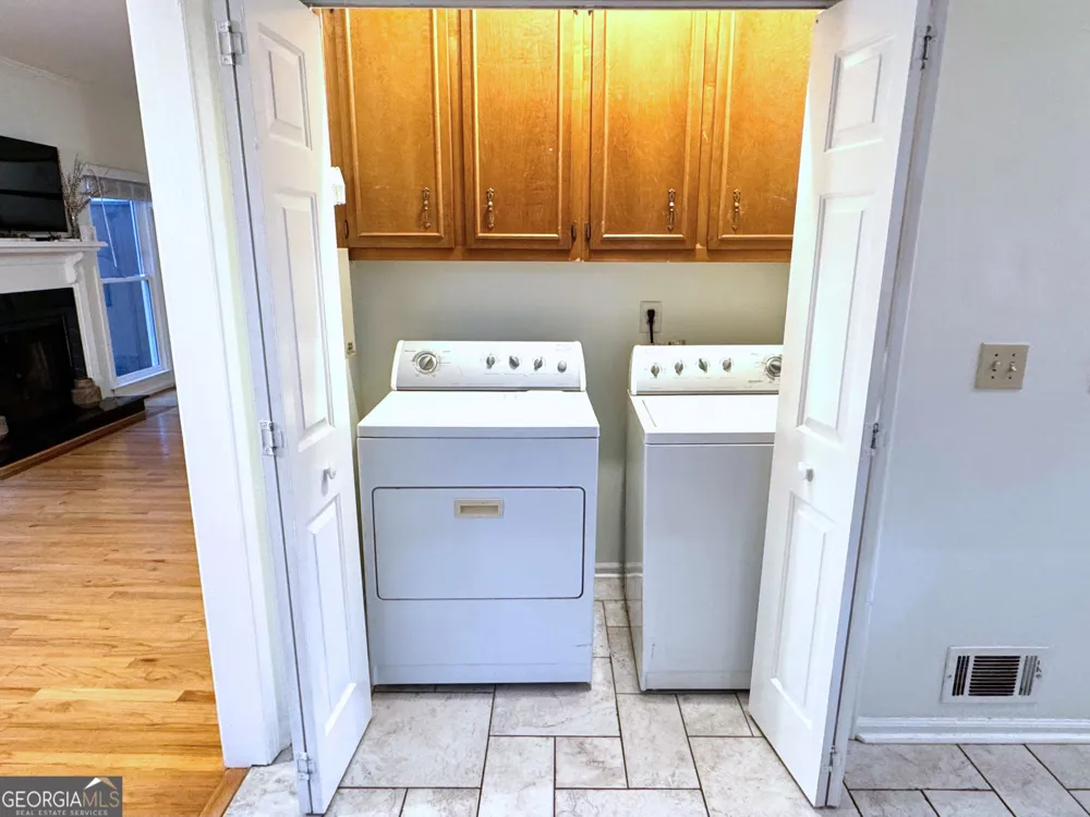 1439 Cambridge CMN Decatur, GA 30033