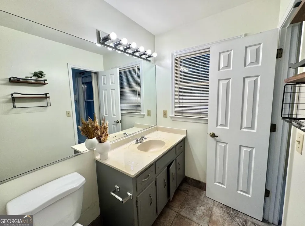 1439 Cambridge CMN Decatur, GA 30033