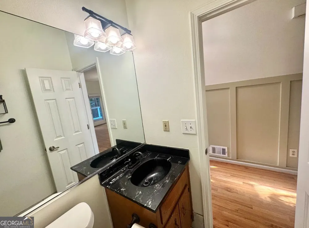1439 Cambridge CMN Decatur, GA 30033