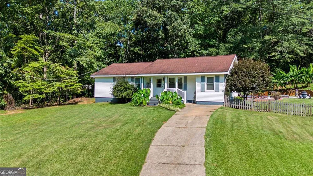 32 Watkins RD Newnan, GA 30263
