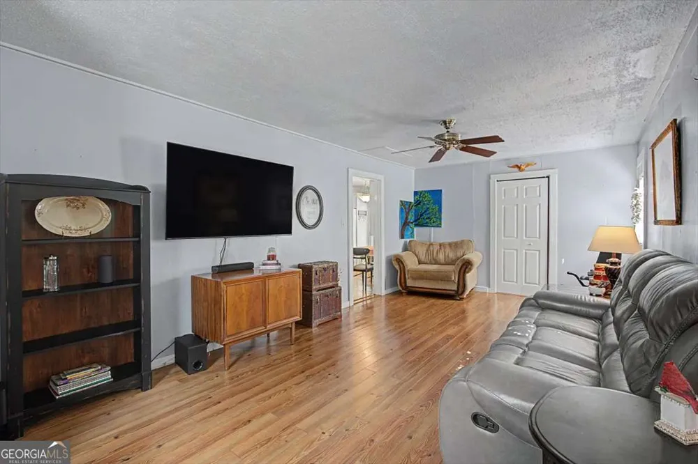 32 Watkins RD Newnan, GA 30263