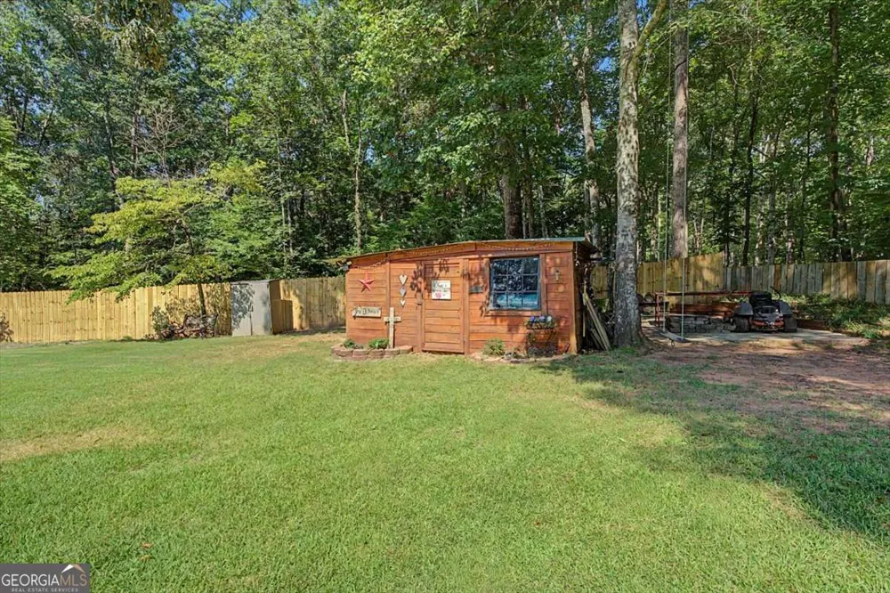 32 Watkins RD Newnan, GA 30263