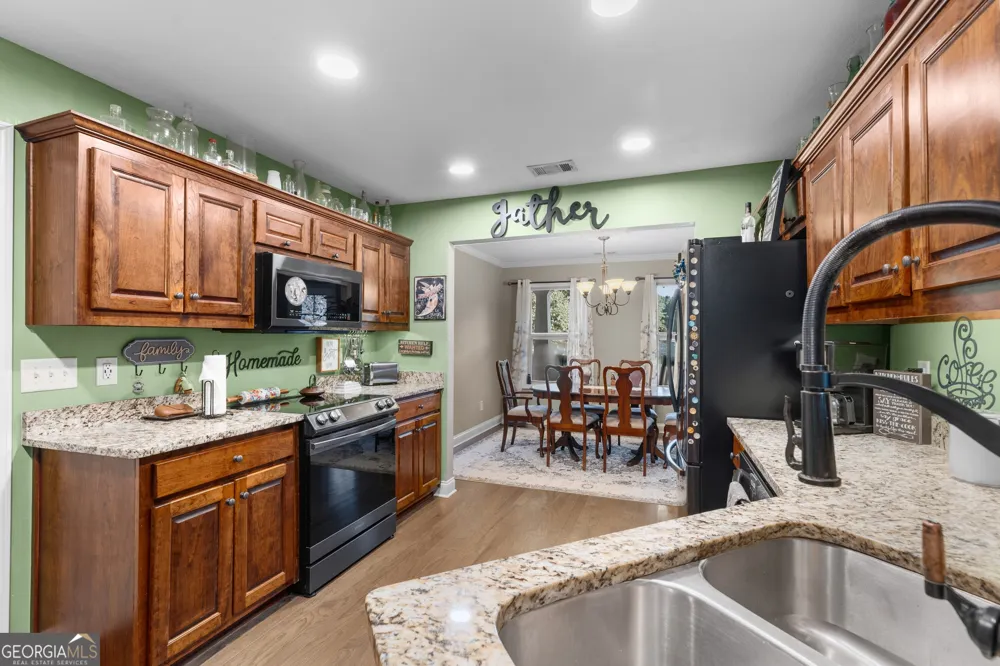 541 Greenridge LN Loganville, GA 30052