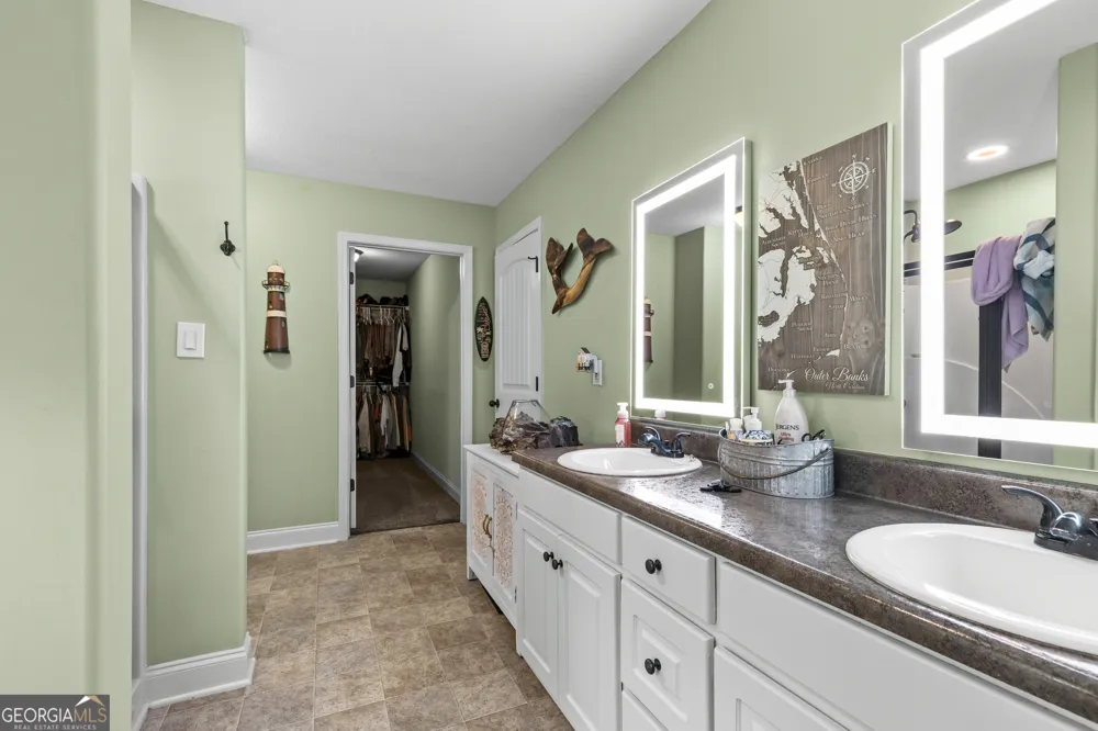 541 Greenridge LN Loganville, GA 30052