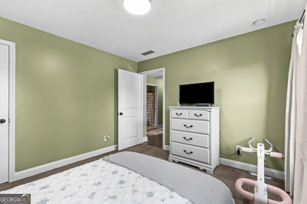 541 Greenridge LN Loganville, GA 30052