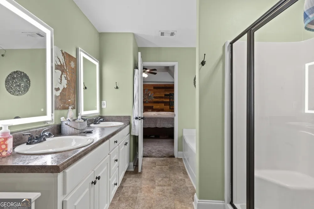 541 Greenridge LN Loganville, GA 30052