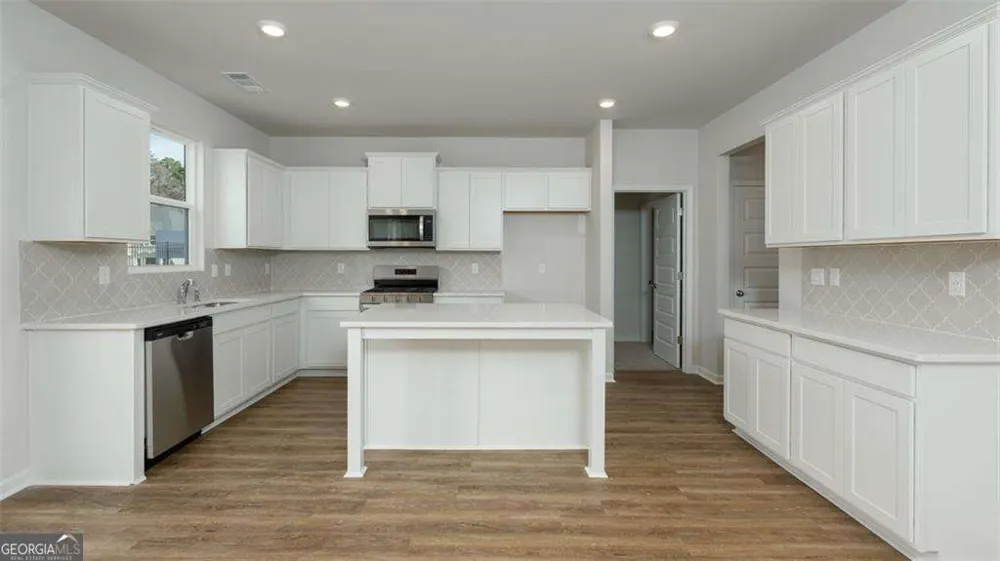 2232 Edgecombe LN Dacula, GA 30019