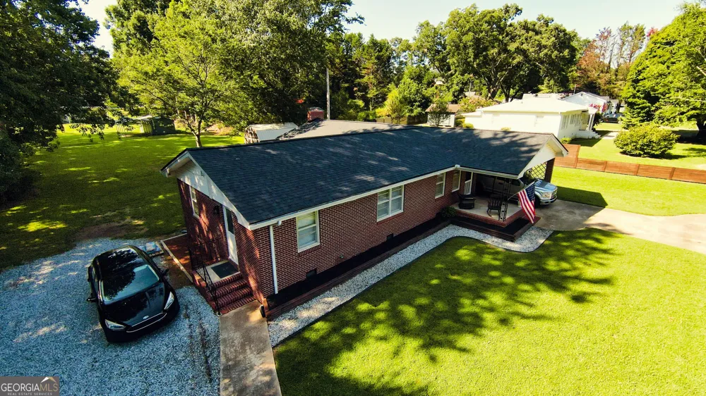 156 Lakeshore DR Braselton, GA 30517